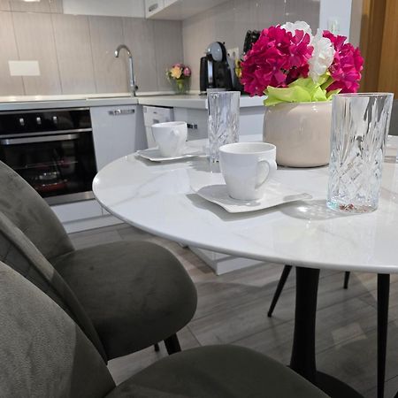 Apartment Blanca With Jacuzzi,Terase And Private Parking Kaštela Kültér fotó